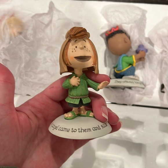 NIB! 2014 Hallmark Peanuts Gallery 4 Piece Nativity Accessories Collection - Picture 10 of 13